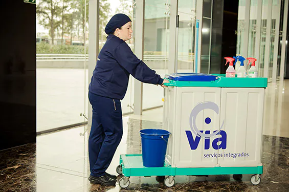 Equipe de Terceirização de Limpeza e Conservação de Ambientes da Via Facilities